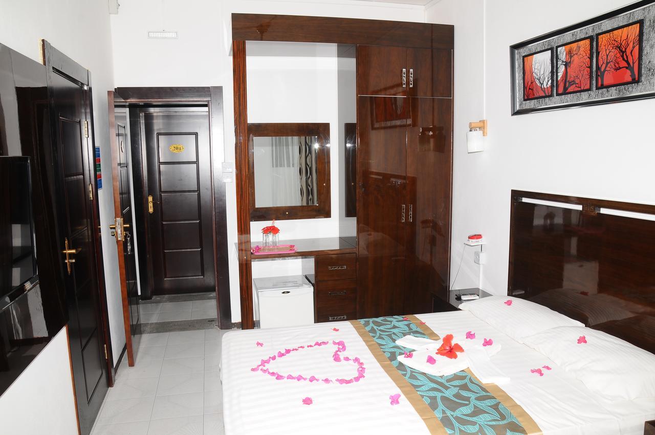 Le Flamboyant Hotel Port Mathurin Exterior foto