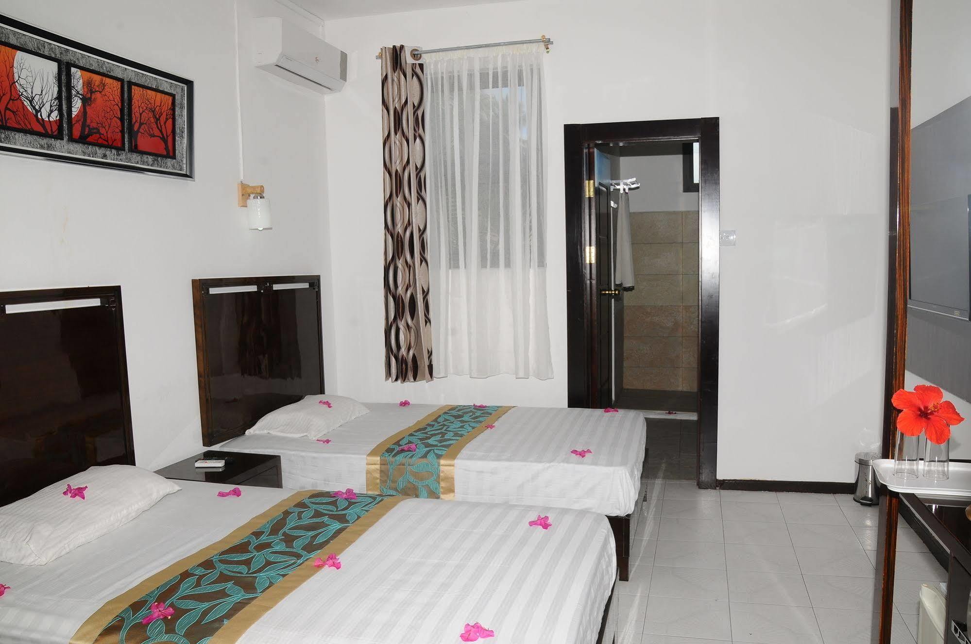 Le Flamboyant Hotel Port Mathurin Exterior foto