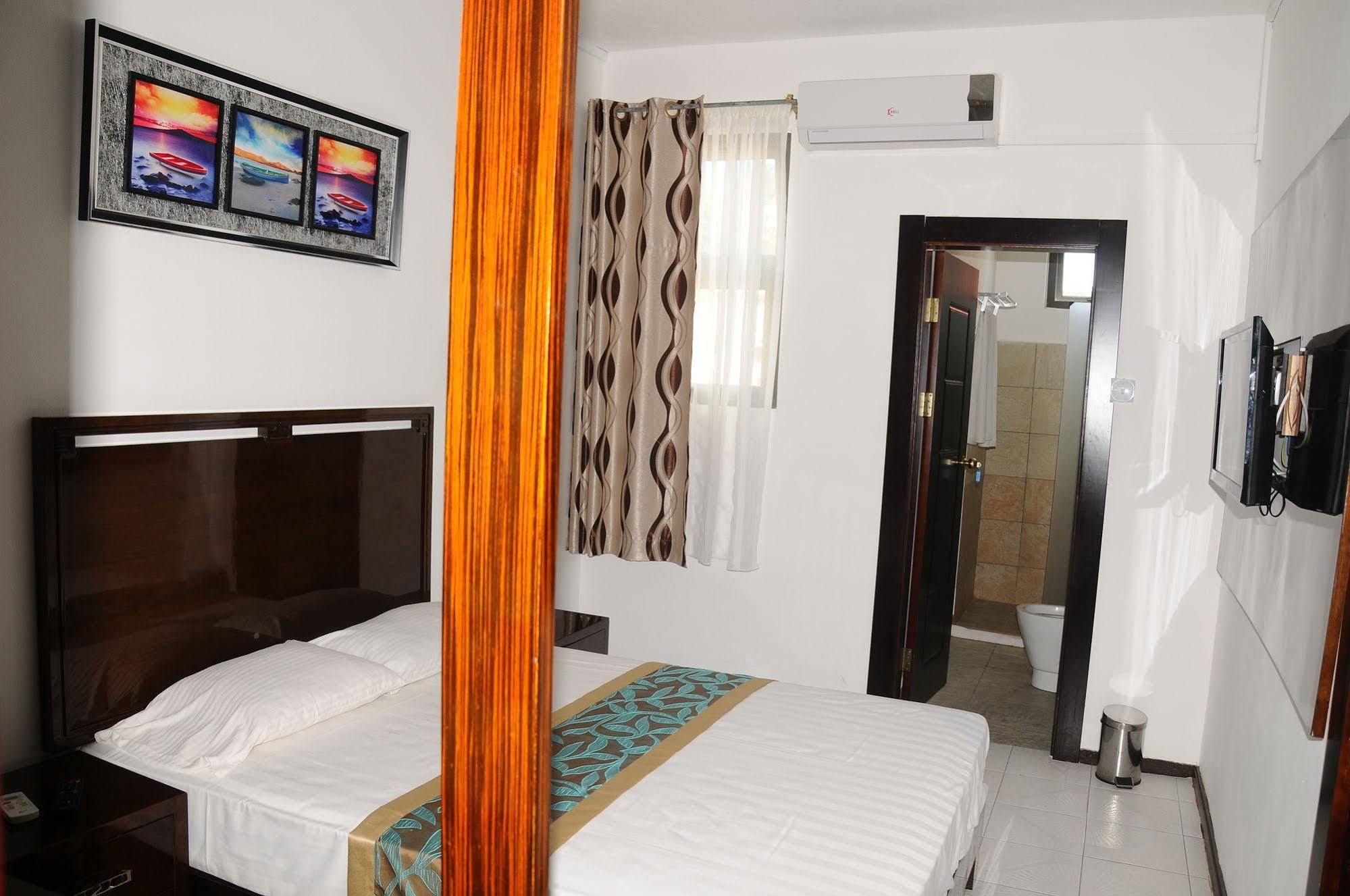 Le Flamboyant Hotel Port Mathurin Exterior foto