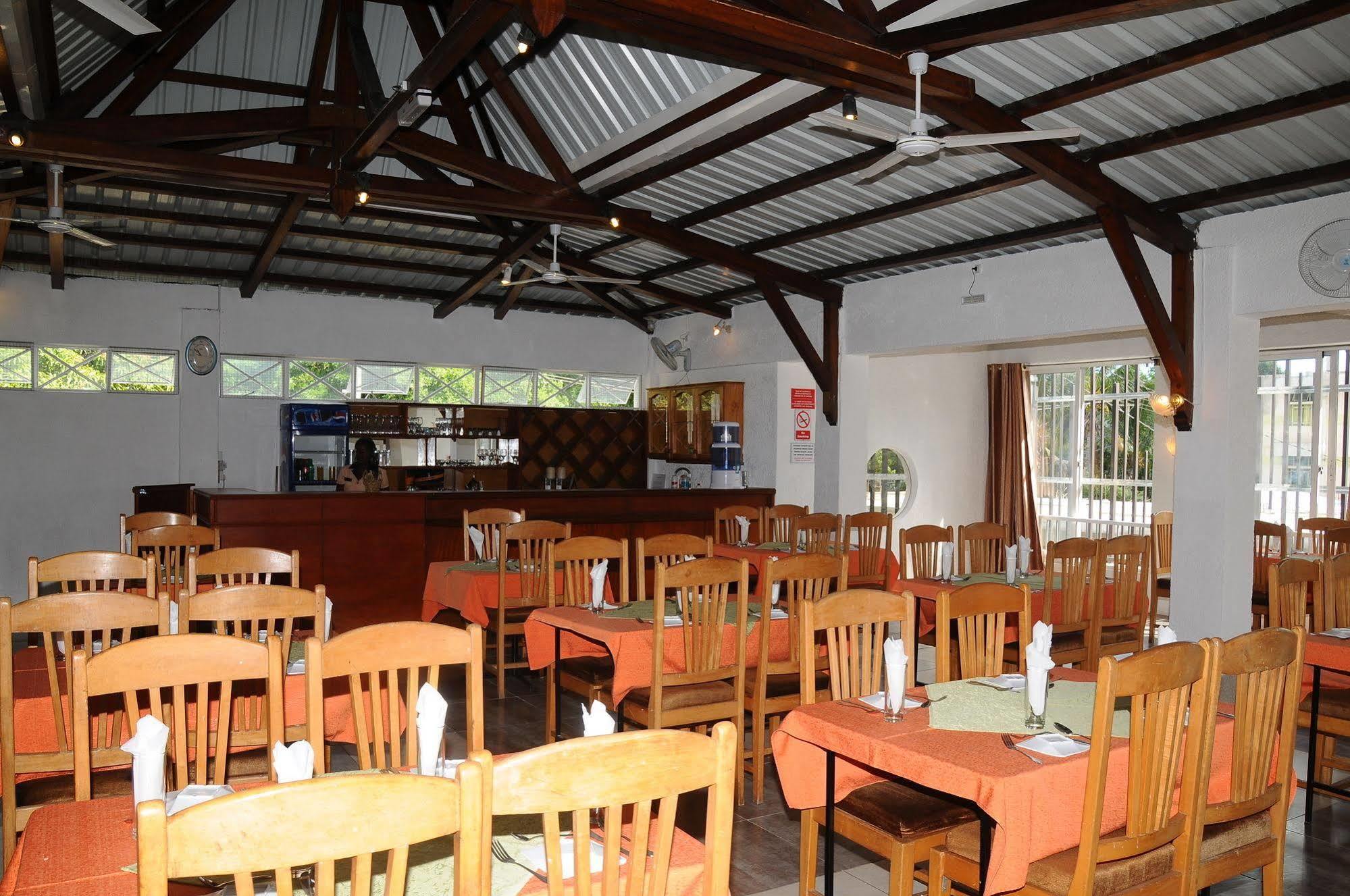 Le Flamboyant Hotel Port Mathurin Exterior foto